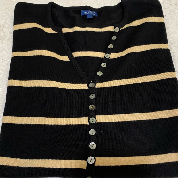 EUC! LT. WEIGHT V NECK SWEATER W/HENLEY BUTTONS. - Picture 8 of 14